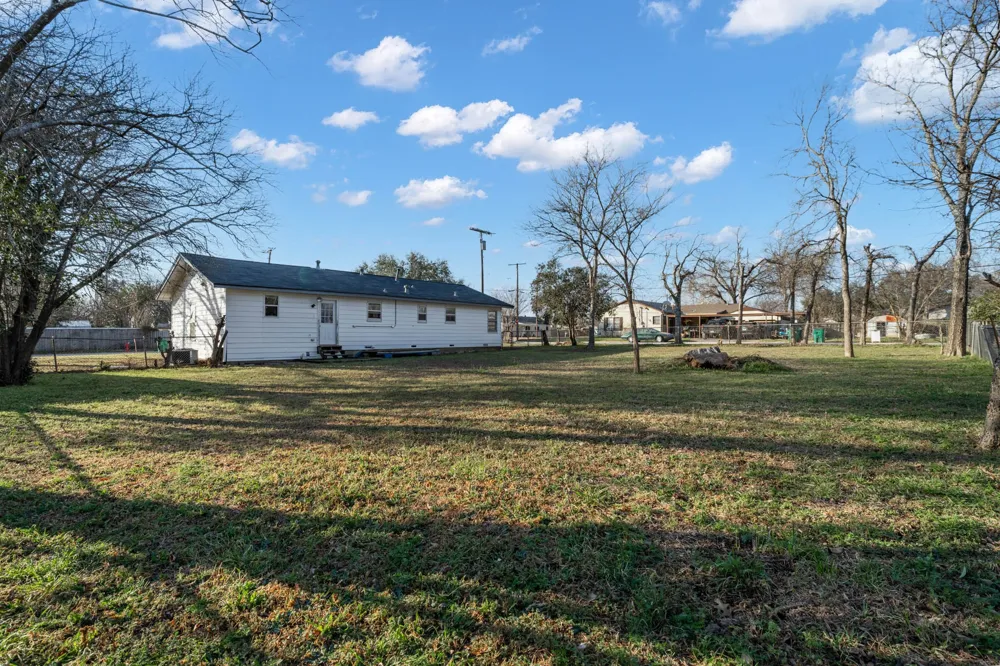 1205 W 10th Street McGregor, TX 76657