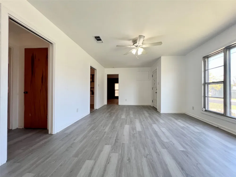 1205 W 10th Street McGregor, TX 76657