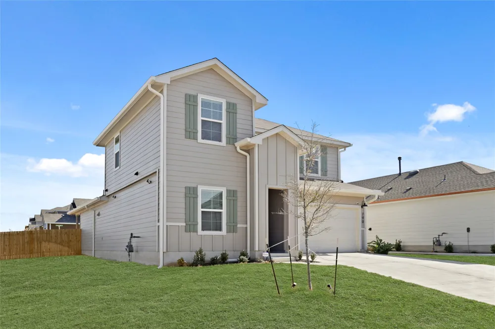 790 Arnold Loop Kyle, TX 78640