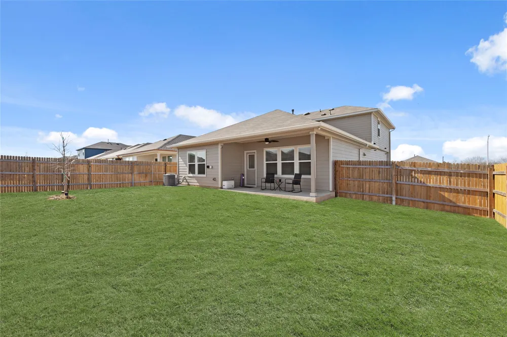 790 Arnold Loop Kyle, TX 78640