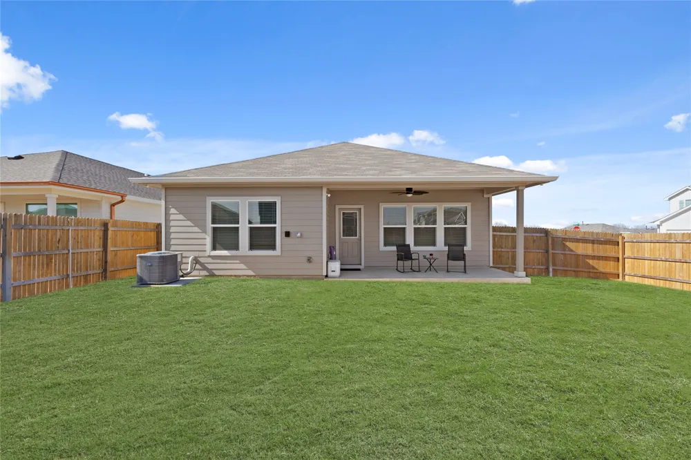 790 Arnold Loop Kyle, TX 78640