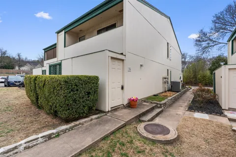 6718 Silvermine Drive #704