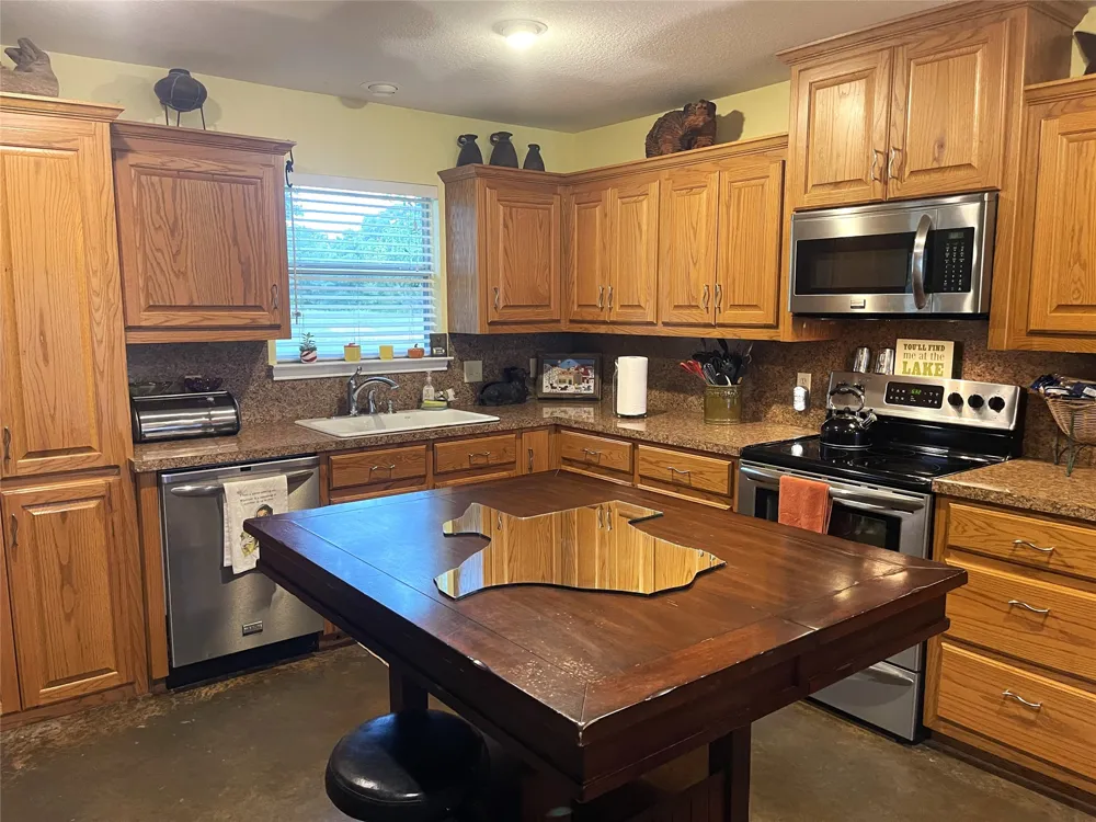 151 LCR Cedar C3 Mexia, TX 76667