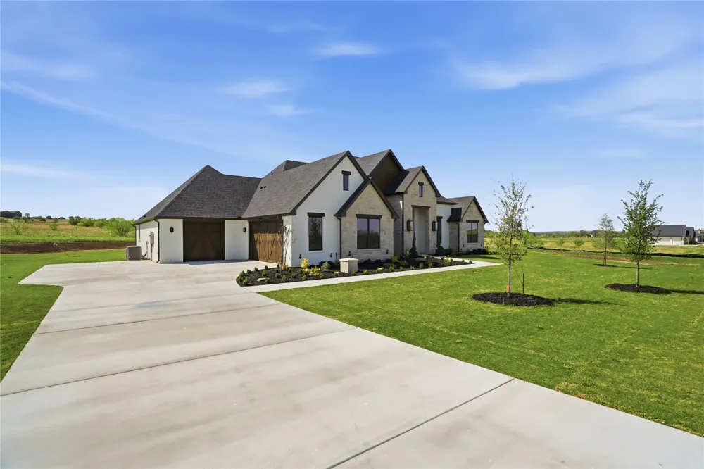 5009 Frost Creek Aledo, TX 76008
