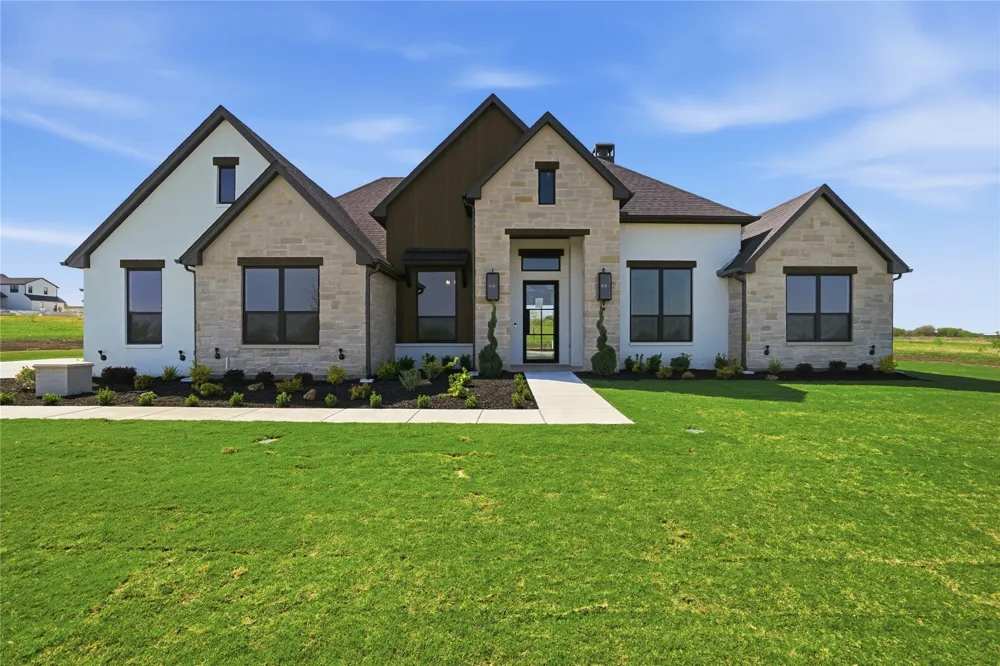 5009 Frost Creek Aledo, TX 76008