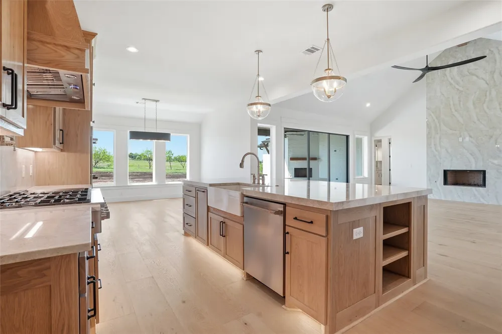 5009 Frost Creek Aledo, TX 76008