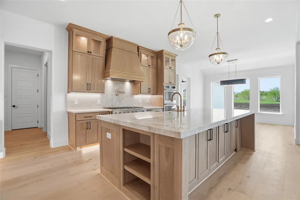 5009 Frost Creek Aledo, TX 76008