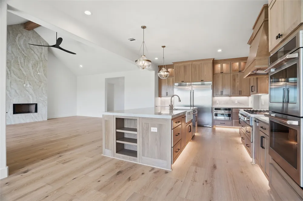 5009 Frost Creek Aledo, TX 76008