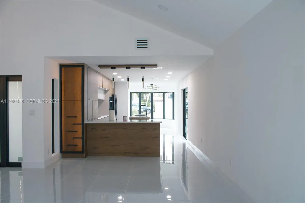 10433 SW 118th Ct Miami, FL 33186