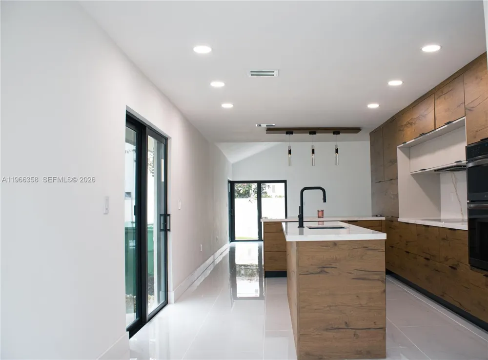 10433 SW 118th Ct Miami, FL 33186