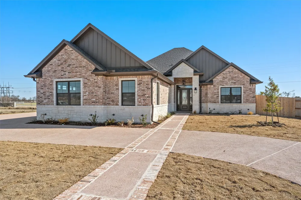 109 Water View Lane Robinson, TX 76706