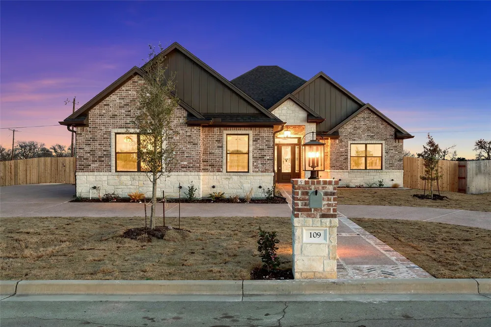 109 Water View Lane Robinson, TX 76706