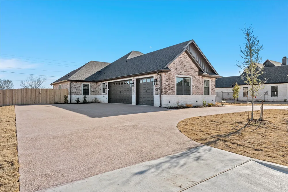 109 Water View Lane Robinson, TX 76706