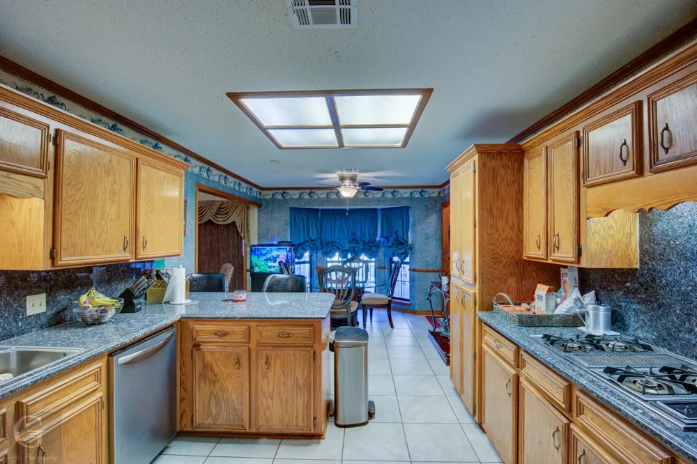 111 White Road Frierson, LA 71027
