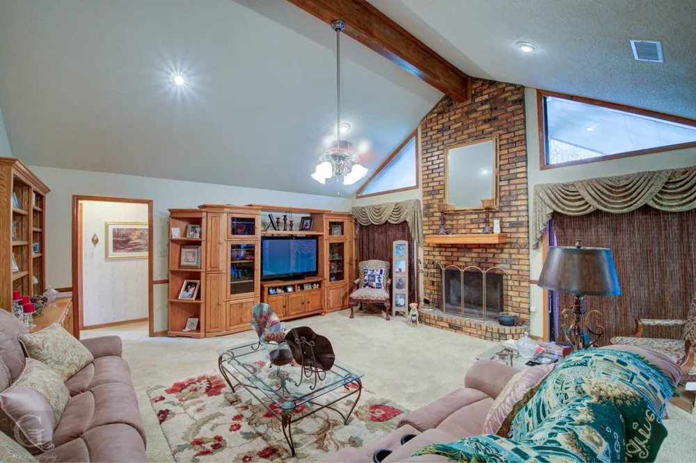 111 White Road Frierson, LA 71027