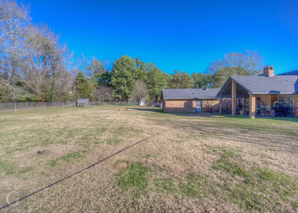 111 White Road Frierson, LA 71027