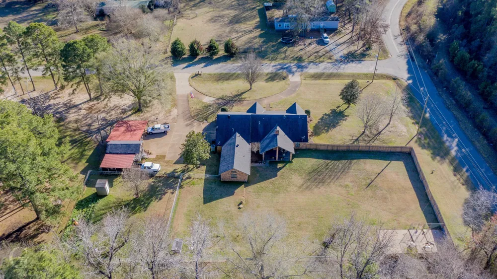 111 White Road Frierson, LA 71027