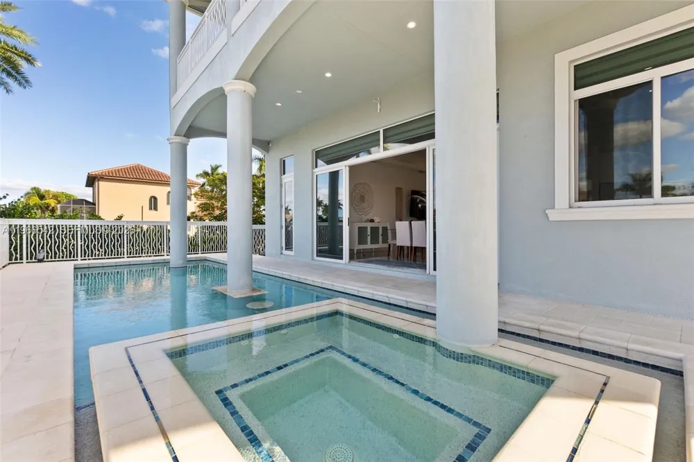 1070 Dana CT Marco Island, FL 34145