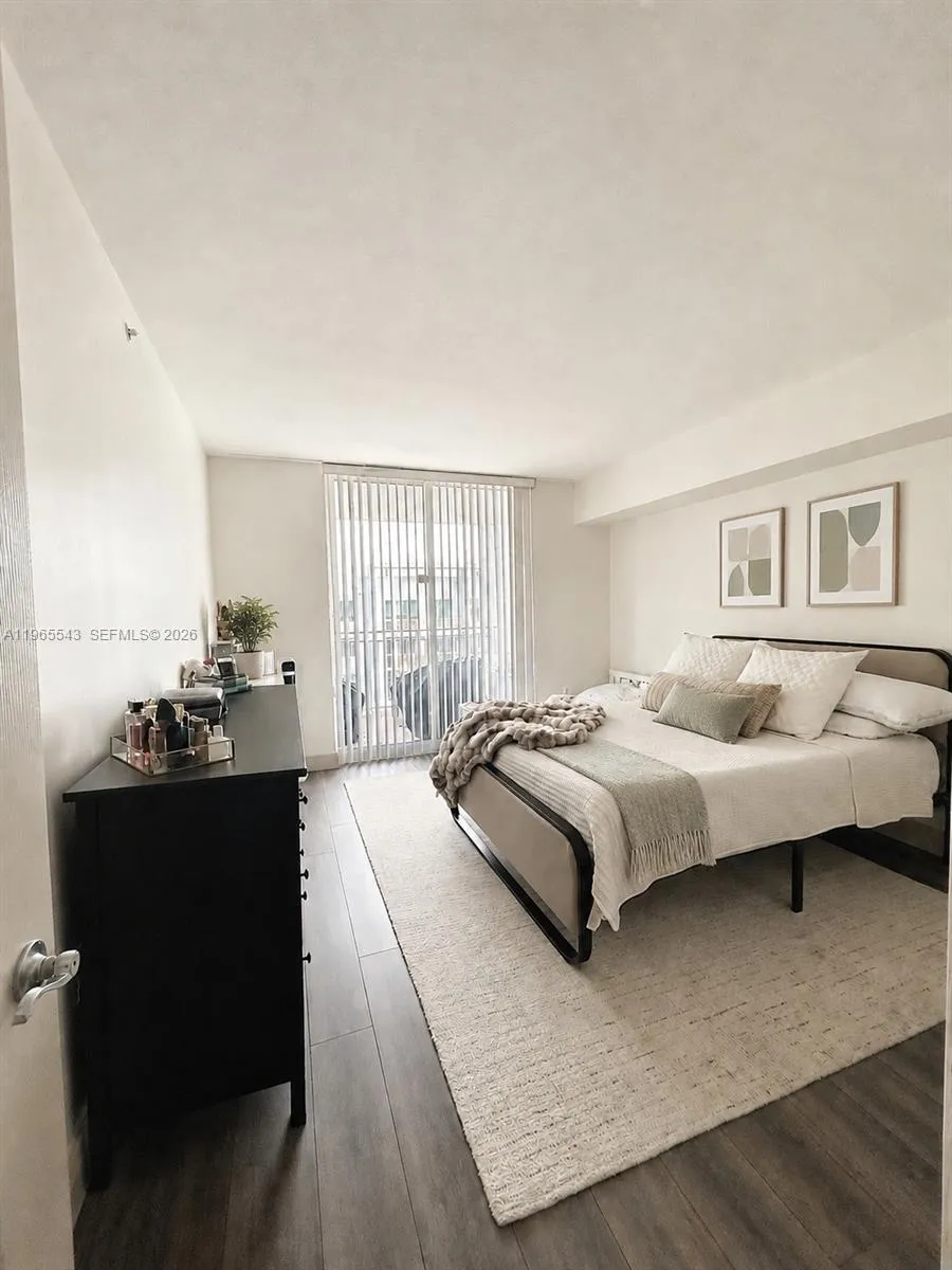 60 NW 37th Ave #1205 Miami, FL 33125