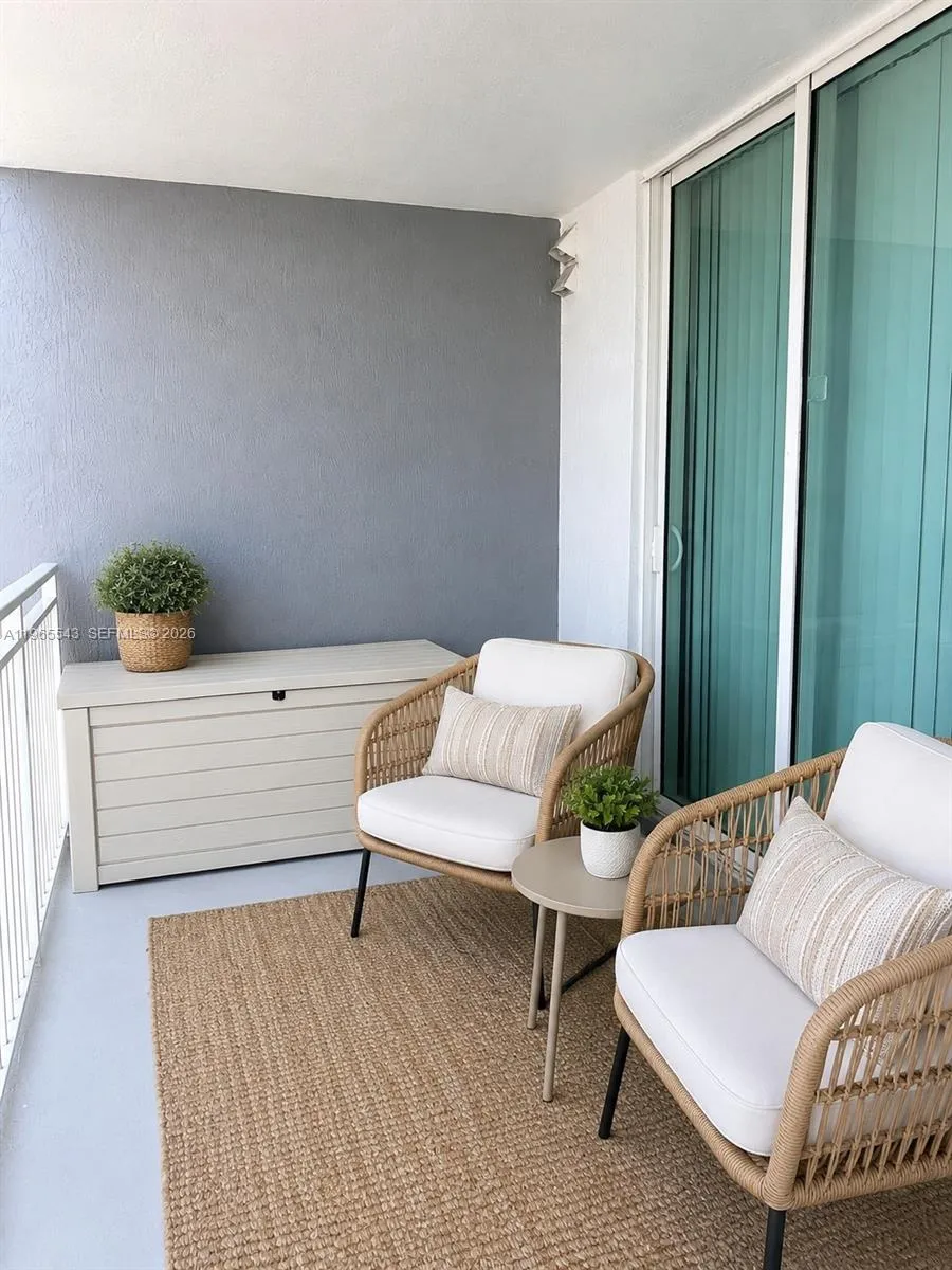 60 NW 37th Ave #1205 Miami, FL 33125