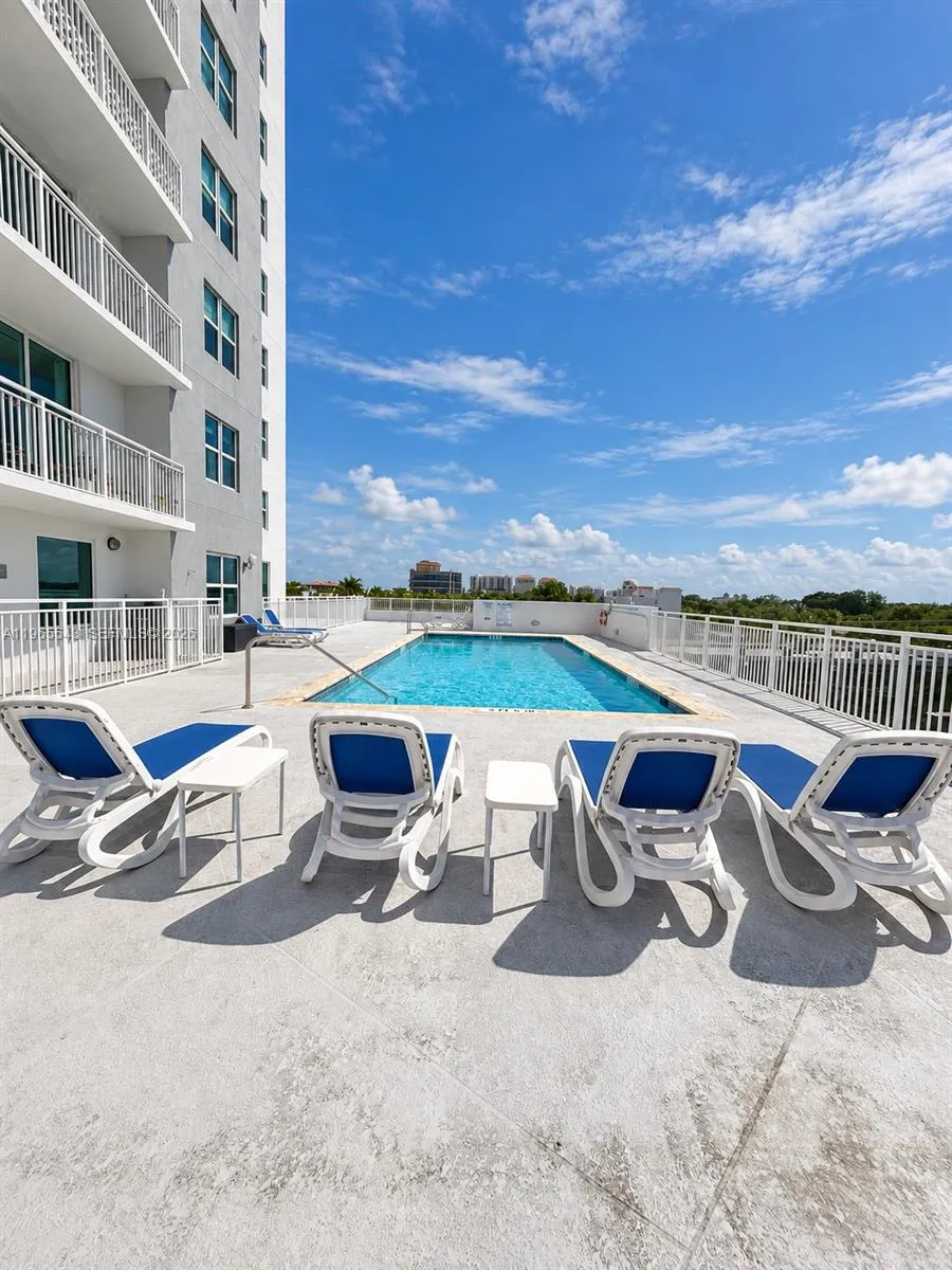 60 NW 37th Ave #1205 Miami, FL 33125