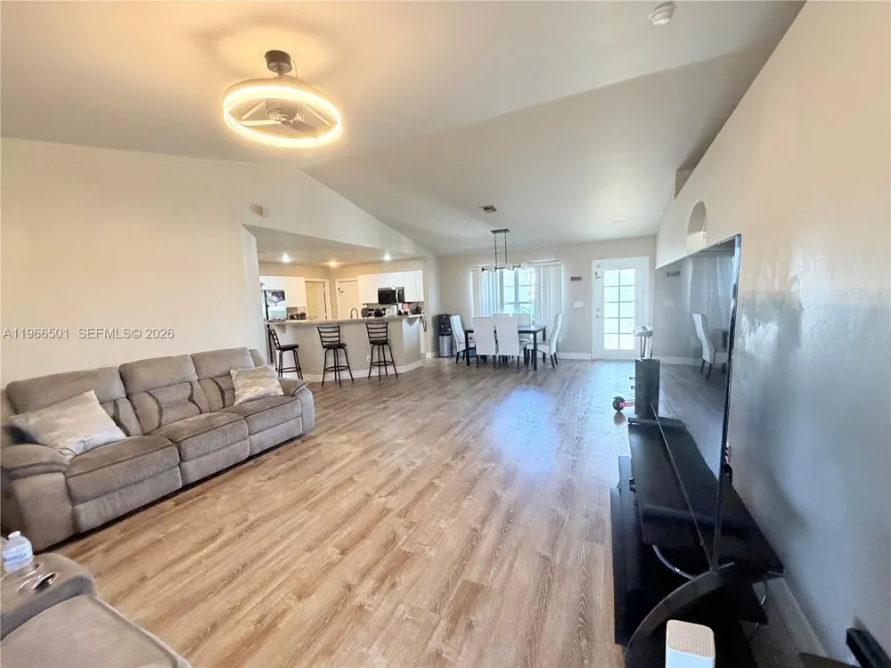 3625 NE 19  Place Cape Coral, FL 33909