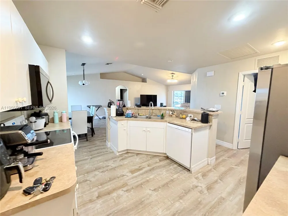 3625 NE 19  Place Cape Coral, FL 33909