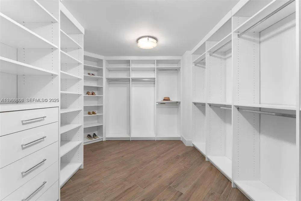 17301 Biscayne Blvd #2110 North Miami Beach, FL 33160