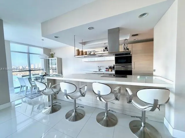 17301 Biscayne Blvd #2110 North Miami Beach, FL 33160