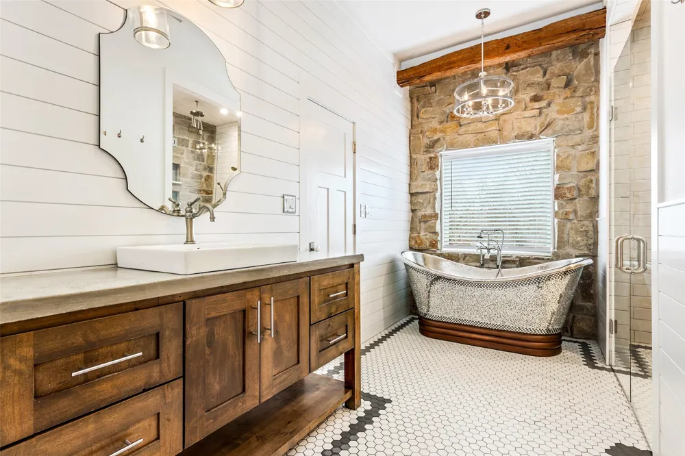 17309 Highway 6 Valley Mills, TX 76689