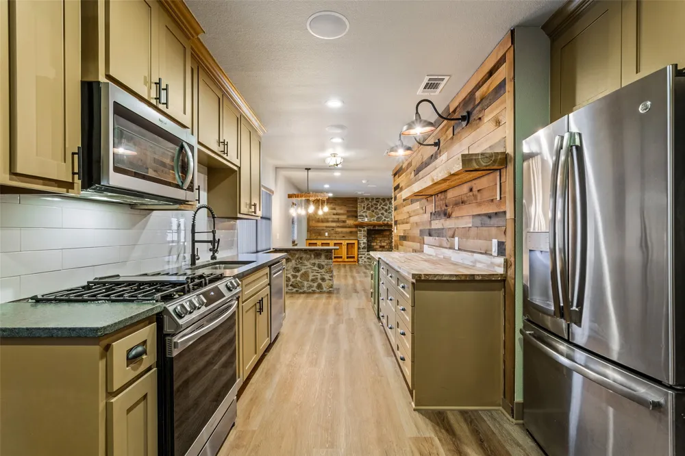 17309 Highway 6 Valley Mills, TX 76689