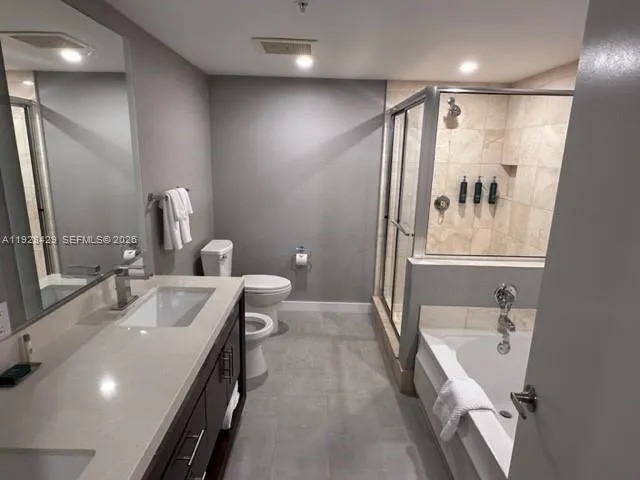17375 Collins Ave #601 Sunny Isles Beach, FL 33160
