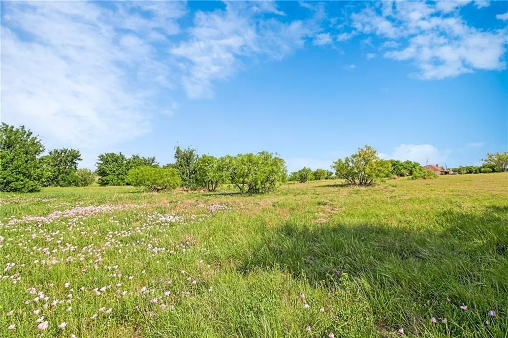 20512 Cameron Road Coupland, TX 78615