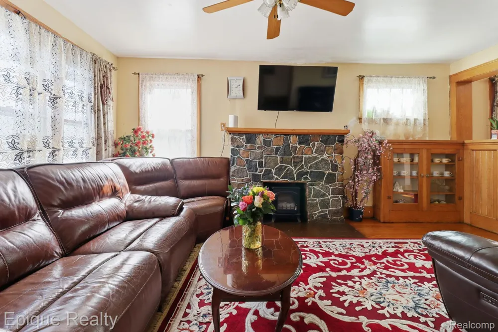 5834 Wayne Road Romulus City, MI 48174