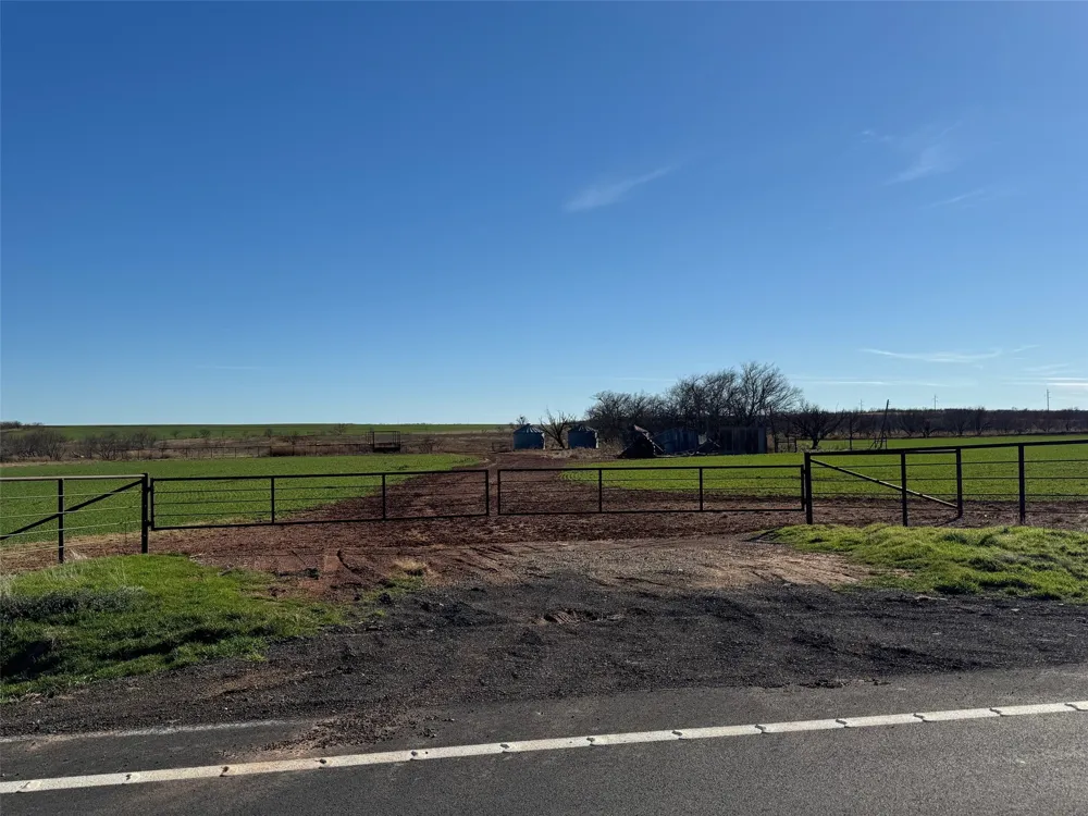 FM 422 Seymour, TX 76380