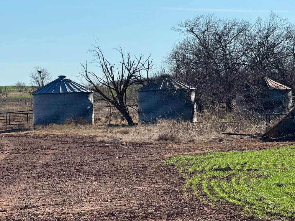 FM 422 Seymour, TX 76380