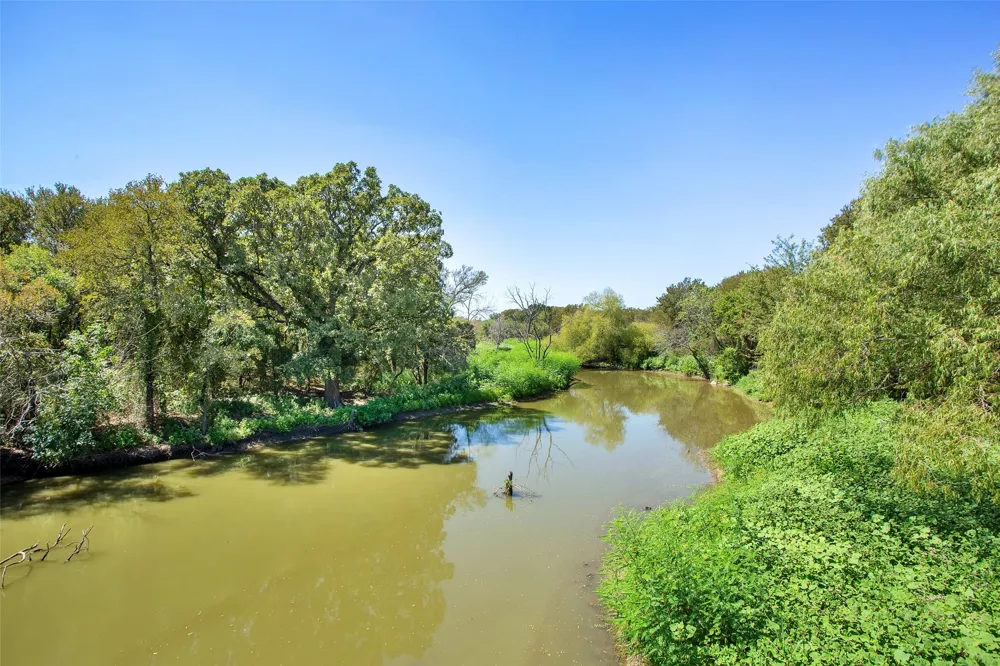 99 Buck Creek Tioga, TX 76271