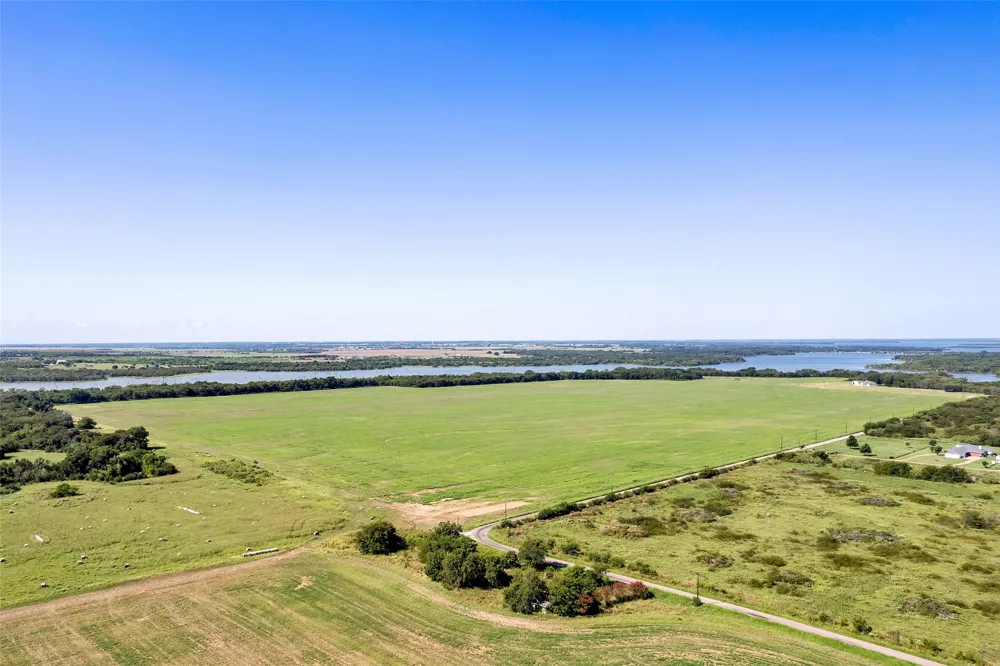 99 Buck Creek Tioga, TX 76271