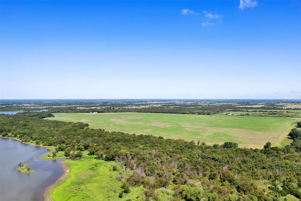 99 Buck Creek Tioga, TX 76271