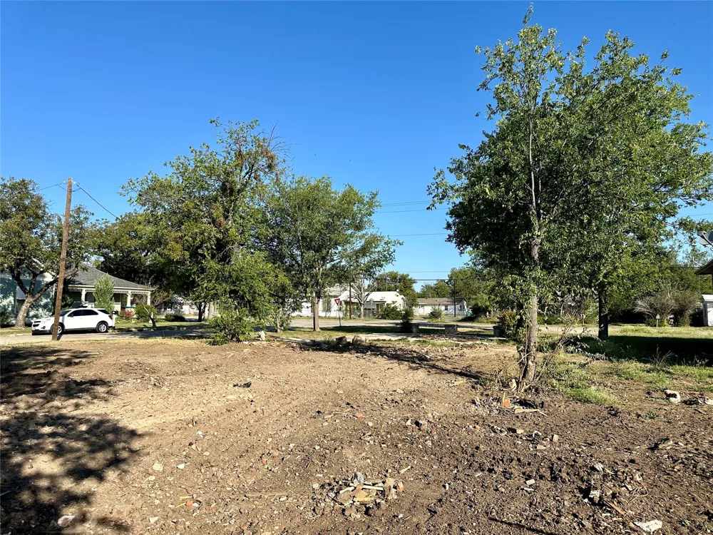 315 W Cedar Street Coleman, TX 76834