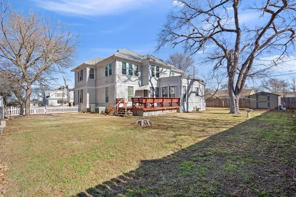 900 W 6th Street McGregor, TX 76657