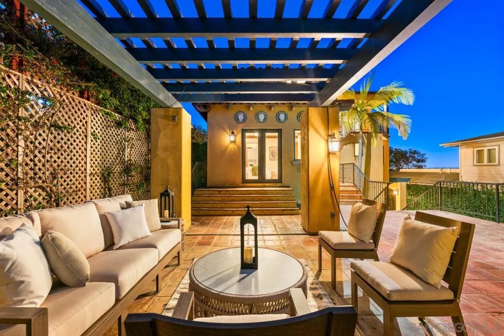 3235 Harbor View Dr San Diego, CA 92106