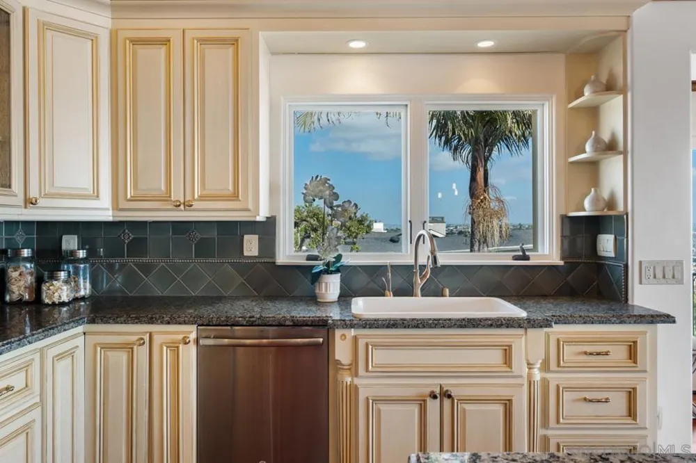 3235 Harbor View Dr San Diego, CA 92106