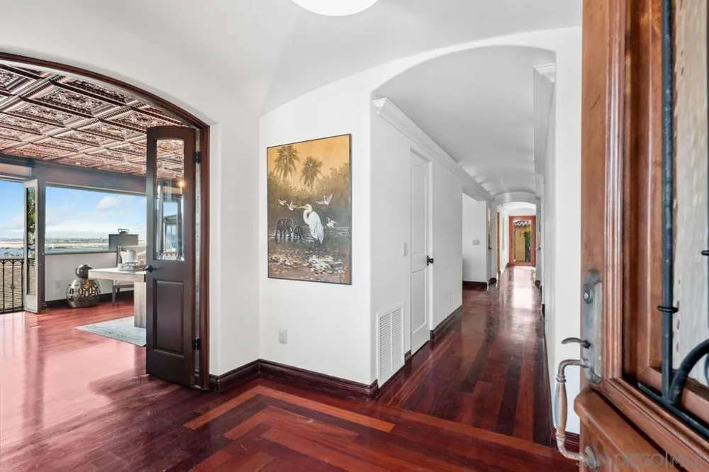 3235 Harbor View Dr San Diego, CA 92106