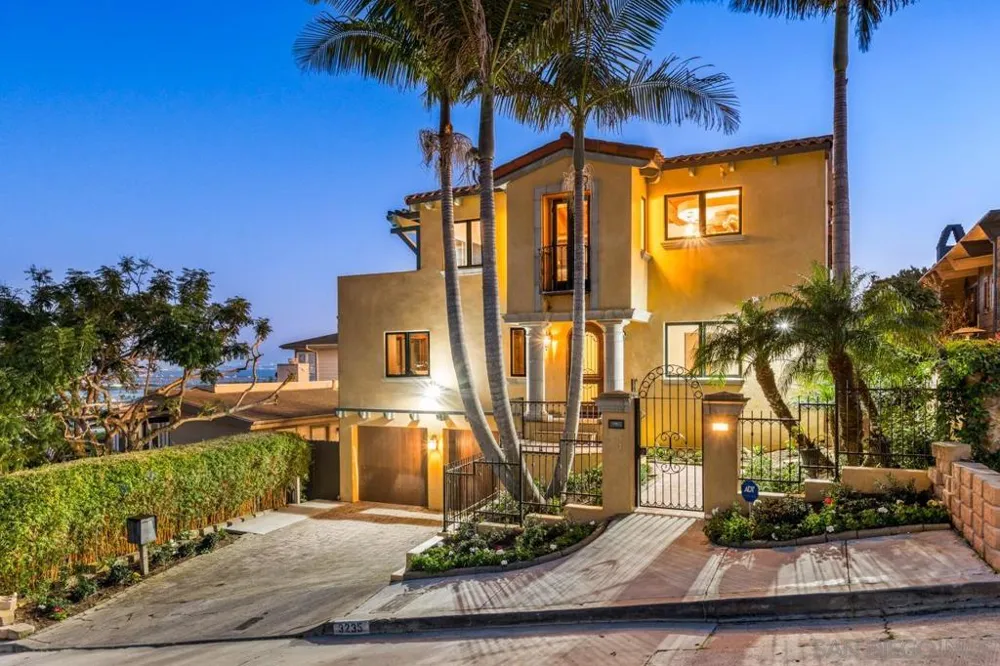 3235 Harbor View Dr San Diego, CA 92106