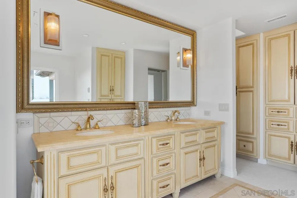 3235 Harbor View Dr San Diego, CA 92106