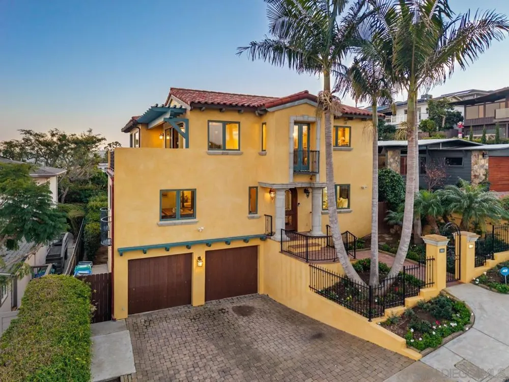 3235 Harbor View Dr San Diego, CA 92106