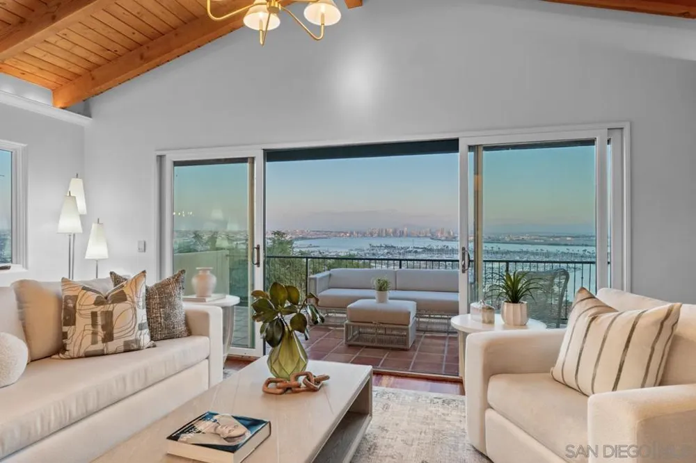 3235 Harbor View Dr San Diego, CA 92106
