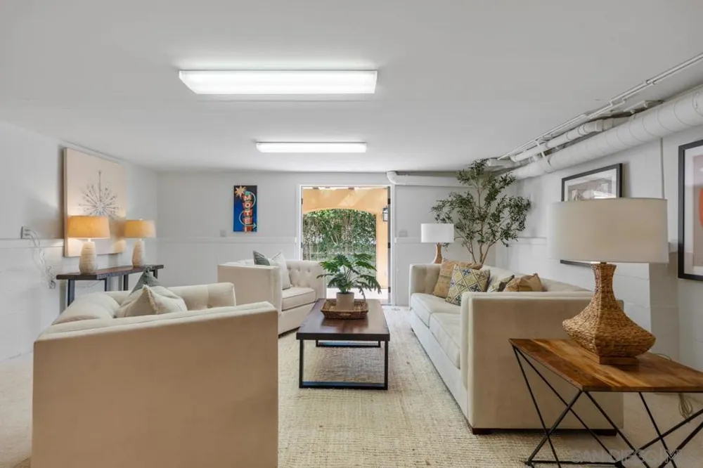 3235 Harbor View Dr San Diego, CA 92106