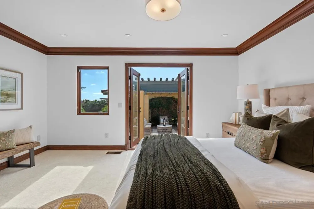 3235 Harbor View Dr San Diego, CA 92106